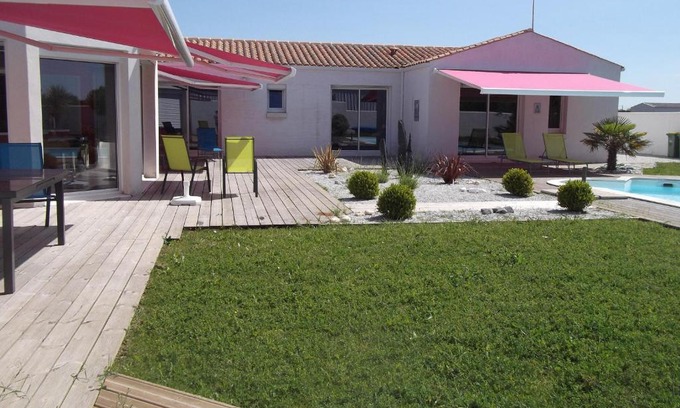 L'Echardiere Villa | Villa Oyala avec piscine, spacieuse et de qualite