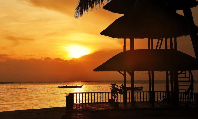 Catangnan House | Villa Pagoda Resort
