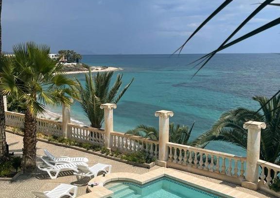 Coveta Fuma Apartment | Villa palace unique avec plage privée