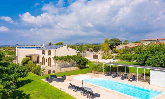 Scicli Villa | Villa Palazzola - Five Bedroom Villa, Sleeps 12