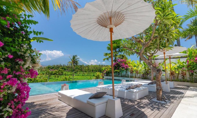 Tumbu Village Villa | Villa Palmdream