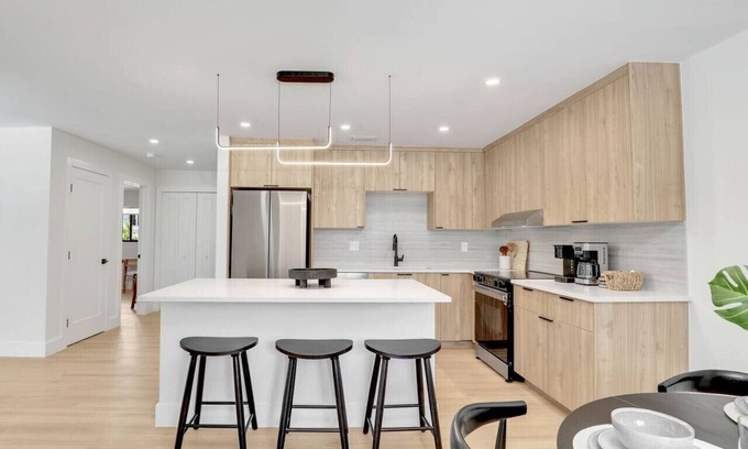 East Naples House | Villa Palmera by Downtown & Beach
