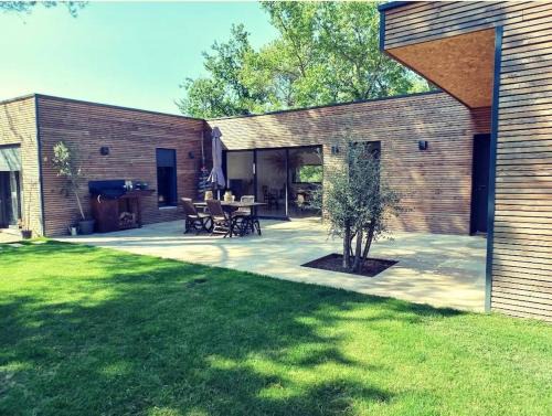 Faucon Villa | Villa Pampa