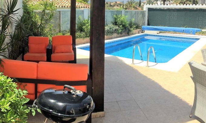 Marbella Villa | Villa Pandora 3 bed HUGE roof terr! Nr Puerto Banus, sleeps 8 Ask accurate rat
