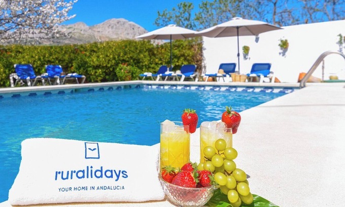 Antequera Villa | Villa Paqui Villanueva de la Concepción by Ruralidays