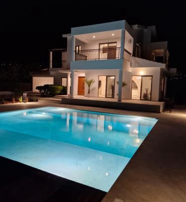 Peyia Town Villa | Villa Paradiso