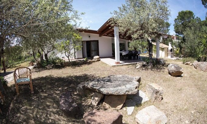 Cala Liberotto Villa | Villa Paradiso, in the beach by foot, big garden, Wifi, all inclusive