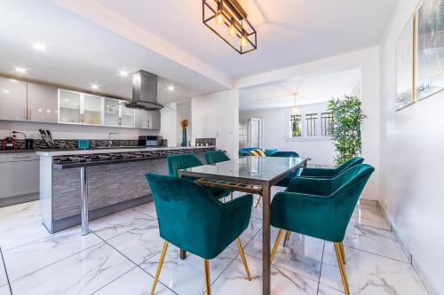 Stains Villa | Villa paris