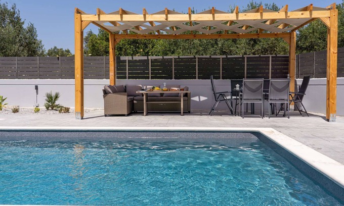 Afandou Villa | Villa Pasadra: a brand new, luxurious escape, just a 1-minute drive from the stunning Afandou Beach!