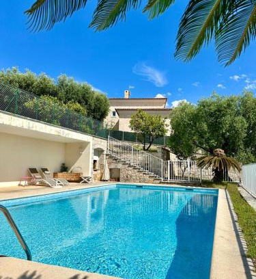 Saint Antoine Apartment | Villa Passiflore with garden and private swimming pool