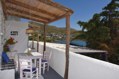 Megas Gialos House | VILLA PETROS SEA SUITE