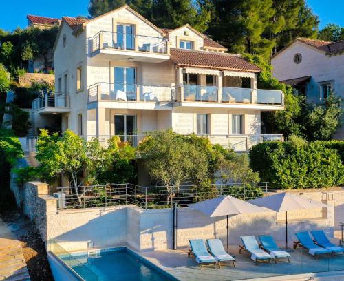 Bobovisca Villa | VILLA PHILIPPA - luxurious five-room villa - idyllic location - first row to the sea - spectacular view of the sea bay - unforgettable sunsets - 15 minutes from Supetar ferry port - free parking - private pool