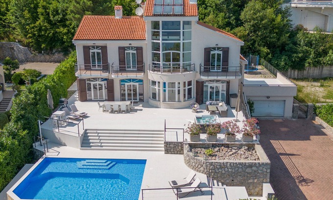 Pobri Villa | Villa Piano with Pool
