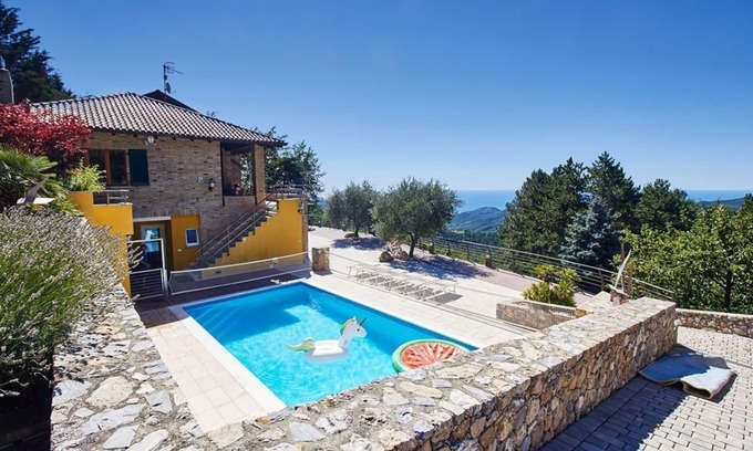 Magliolo Villa | Villa Pina in Liguria