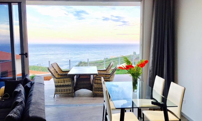 Estreito da Calheta House | Villa Pinheira II