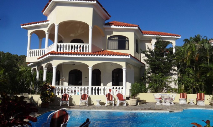 Cofresi Villa | Villa Playamor, Luxury fully staffed beach villa including cook