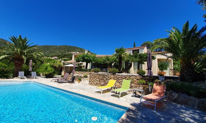 Cavalaire-sur-Mer Bed & Breakfast | Villa Port Sud