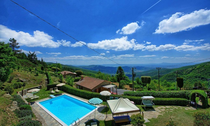 Portole Villa | Villa Portole Uno - Holiday Villa Rental in Cortona