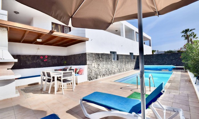 Playa Blanca Villa | Villa Private Heated Pool And Sea Views WIFI and English Satellite TV