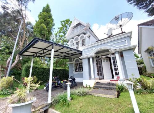 Cipanas Villa | Villa puncak at kota bunga 2 Kamar tidur