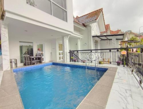 Cipanas Villa | Villa puncak bogor 3 Kamar Tidur at kota bunga - Privat pool dan marble konsep