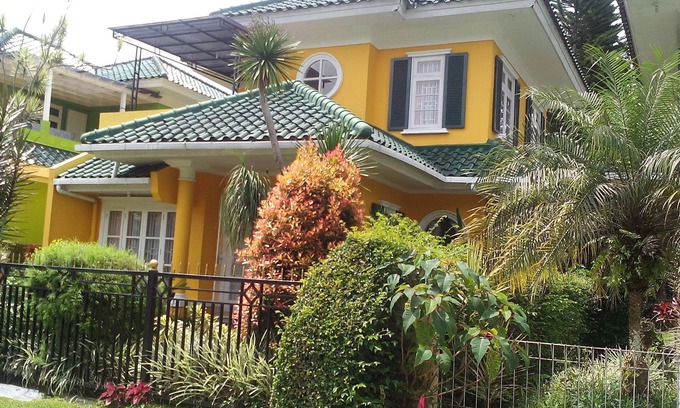 Cipanas Villa | Villa Puncak Resort