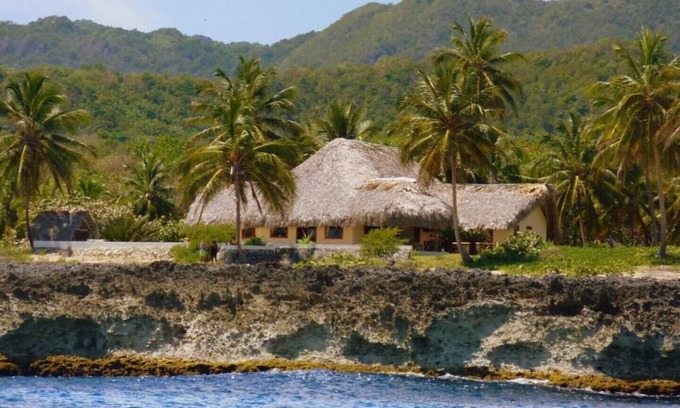 Samana Villa | Villa Punta Coral in a fantastic location right by the sea