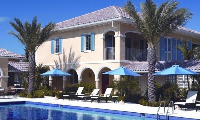 Grace Bay Condo | Villa Renaissance 503: 2nd Floor 1 Bedroom Pool/Garden View Villa: Sleeps 2-4