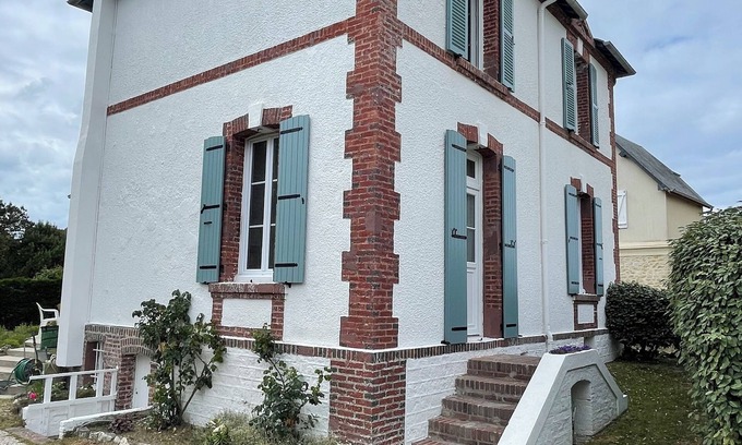Merville-Franceville-Plage Villa | Villa Renée, family home with sea view