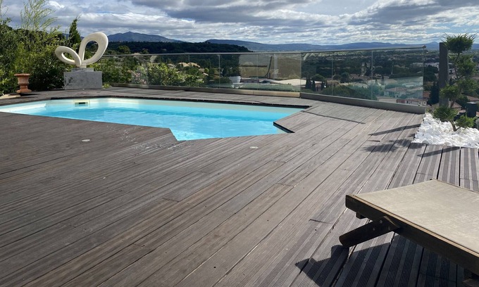 Clermont-l'Herault Villa | Villa rental between land and sea. A true haven of peace.