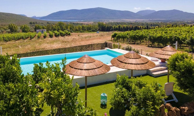 Alghero Villa | Villa 'Residenza Alla Collina Romantic Spa' with Sea View, Wi-Fi and Air Conditioning