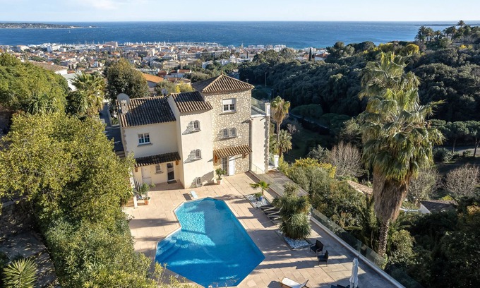 Golfe Juan Villa | Villa Roc d'Azur: sea view, heated swimming pool, jacuzzi, close to Cannes