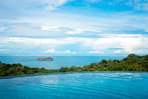 Manuel Antonio Hotel | Villa Roca Boutique Resort & Suites - ADULT ONLY