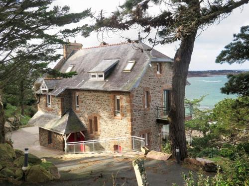Perros-Guirec Villa | Villa Roch Glaz by Interhome