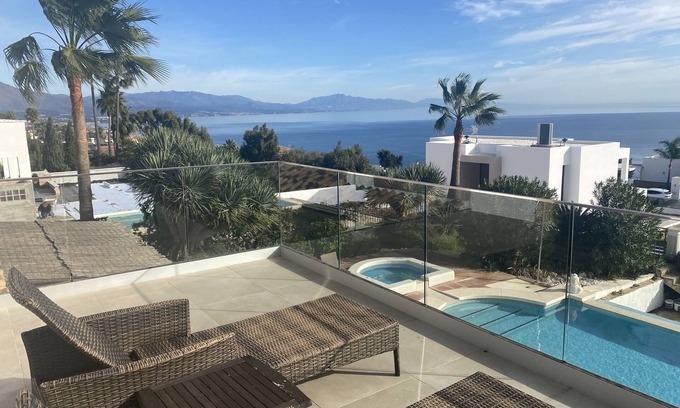 Manilva Villa | Villa 'Romano' with Sea View, Wi-Fi and Air Conditioning