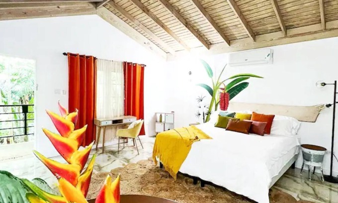 Stony Hill House | Villa Ronai Cottage 2: Rainforest Rustic