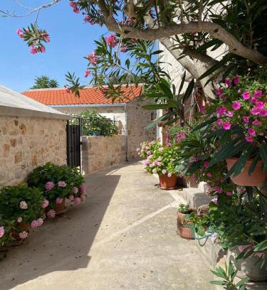 Dracevica House | Villa Rosa, Dracevica 46a, Brac