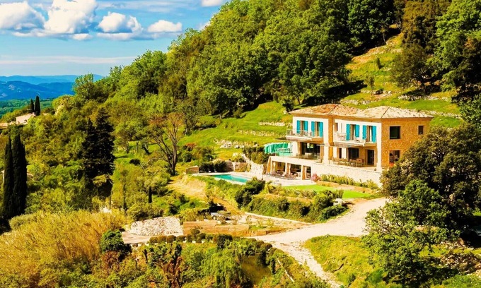 Tourrettes-sur-Loup Villa | Villa Rosa - Luxury Contemporary Villa With Panoramic Views Over Cote D'Azur