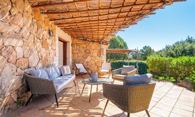 San Teodoro Villa | Villa "Sa Villa Cala Ginepro" with Sea View, Garden & Wi-Fi