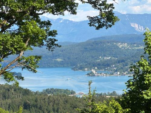 Techelsberg am Worther See Villa | Villa Sara - Wörtherseeblick, Sauna, Panoramaterrasse