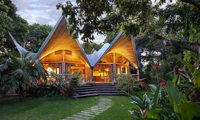 Porto Seguro House | VILLA SE7E - WOOD AND BAMBOO HOUSE- A romantic charming house hidden in nature.