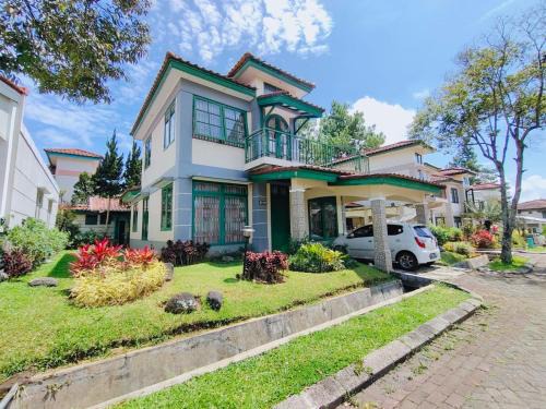 Cipanas Villa | Villa Semesta