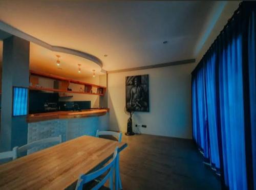 Senggigi Villa | Villa Sentana