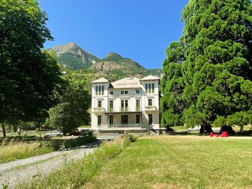 Jausiers Apartment | VILLA SEQUOIA