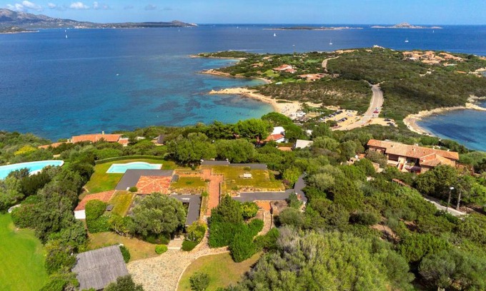 Capriccioli Villa | Villa Sergio Porto