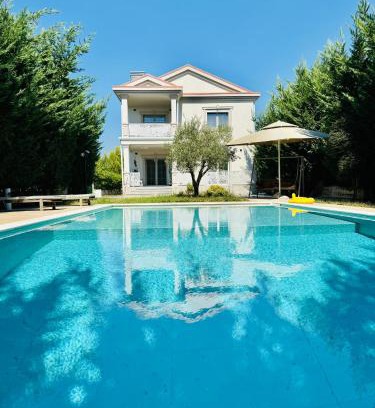 Kamez Villa | Villa Siena