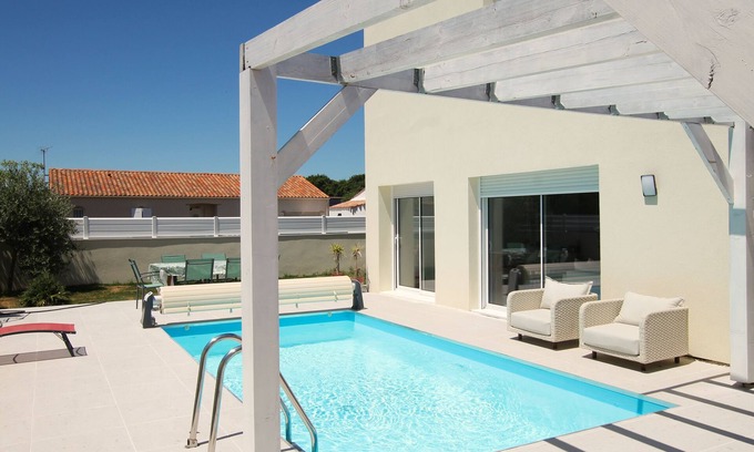 Talmont-Saint-Hilaire Villa | Villa Silène, close to the beach, with heated pool