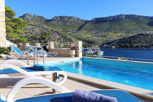 Trstenik Villa | Villa Silencia