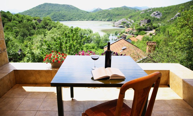 Donje Polje Villa | Villa Skadar lake, Karuč