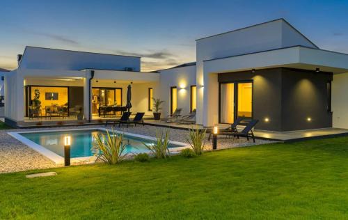 Su Forti Apartment | Villa Smeralda del Sud, Private Pool & BBQ